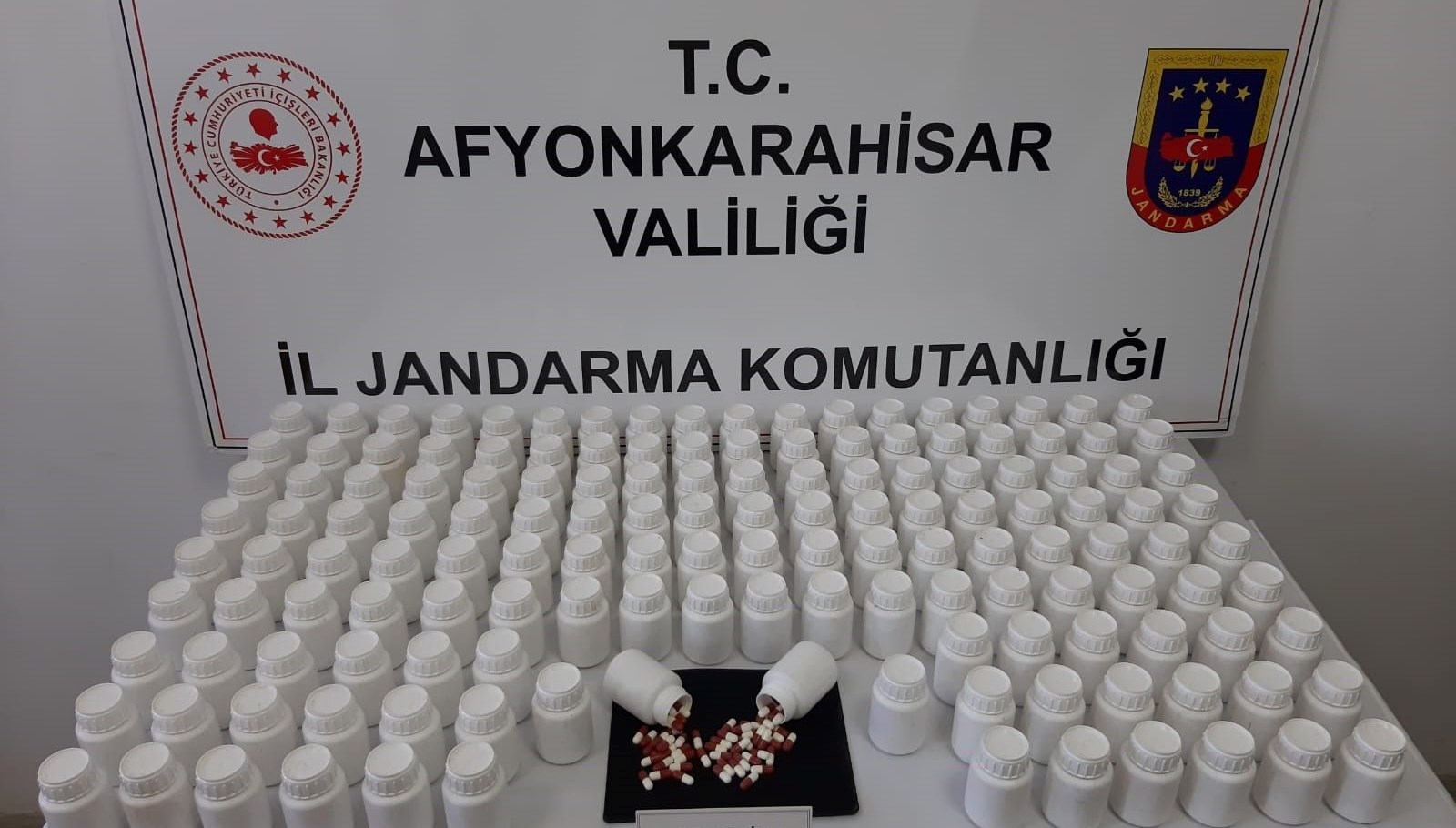 afyonda operasyonu 8 bin adet uyusturucu ele gecirildi QzD44TYx