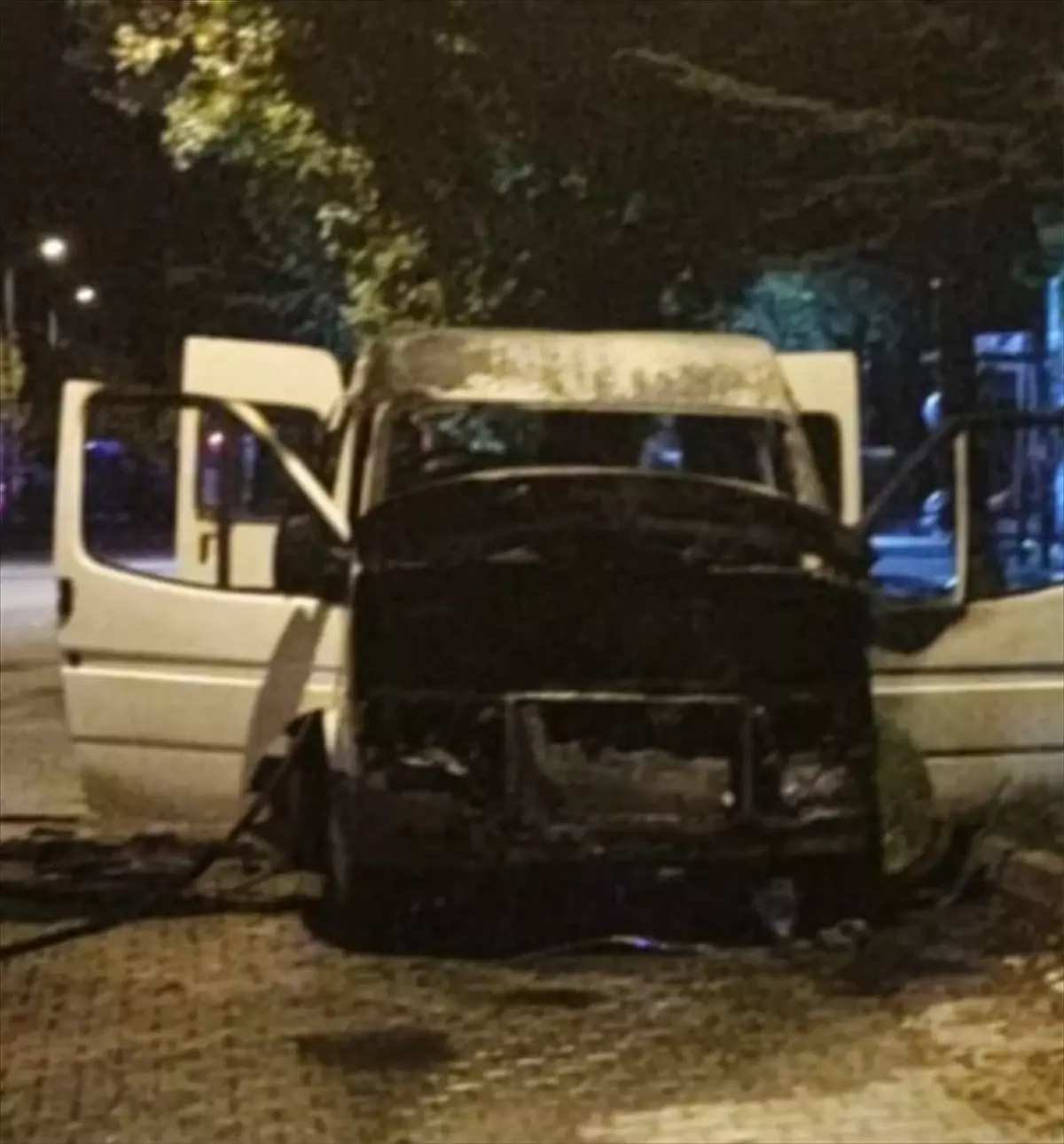 kirklarelinde hafif ticari aracta yangin zs5TKBlh