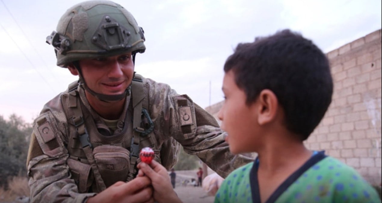 koylu cocuklara su veren askerlere sorusturma acildi VrkevLpU