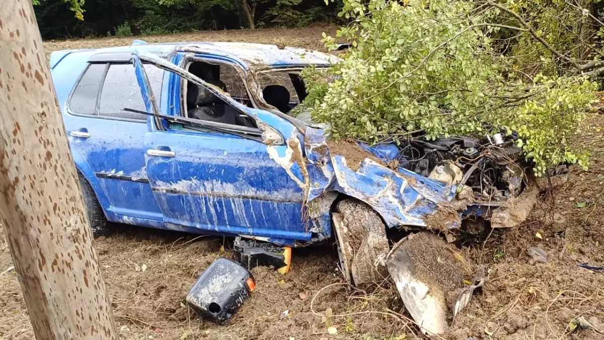 boluda yagmur sonrasi kontrolden cikan otomobil tarlaya uctu lQuWiL6m.jpg