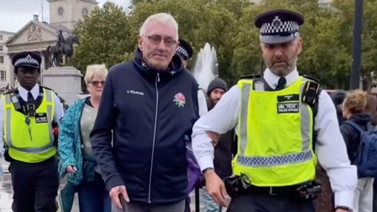 londrada gorme engelli bir kisi israili elestirdigi gerekcesiyle tutuklandi YVGWXEpg