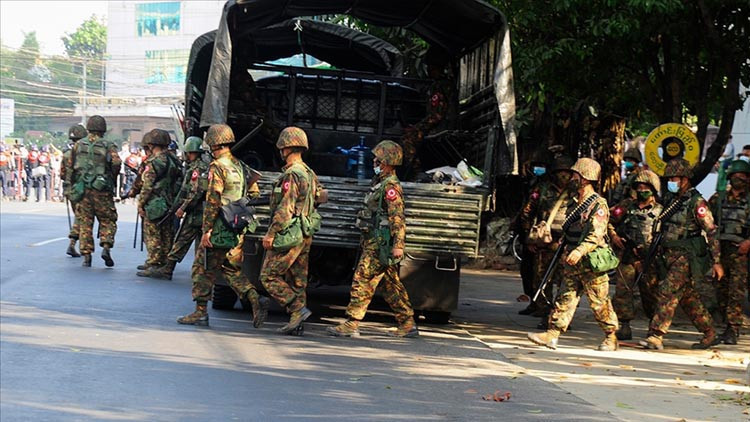 protestoculara hava saldirisi parasutle bomba atildi frfnv2ps