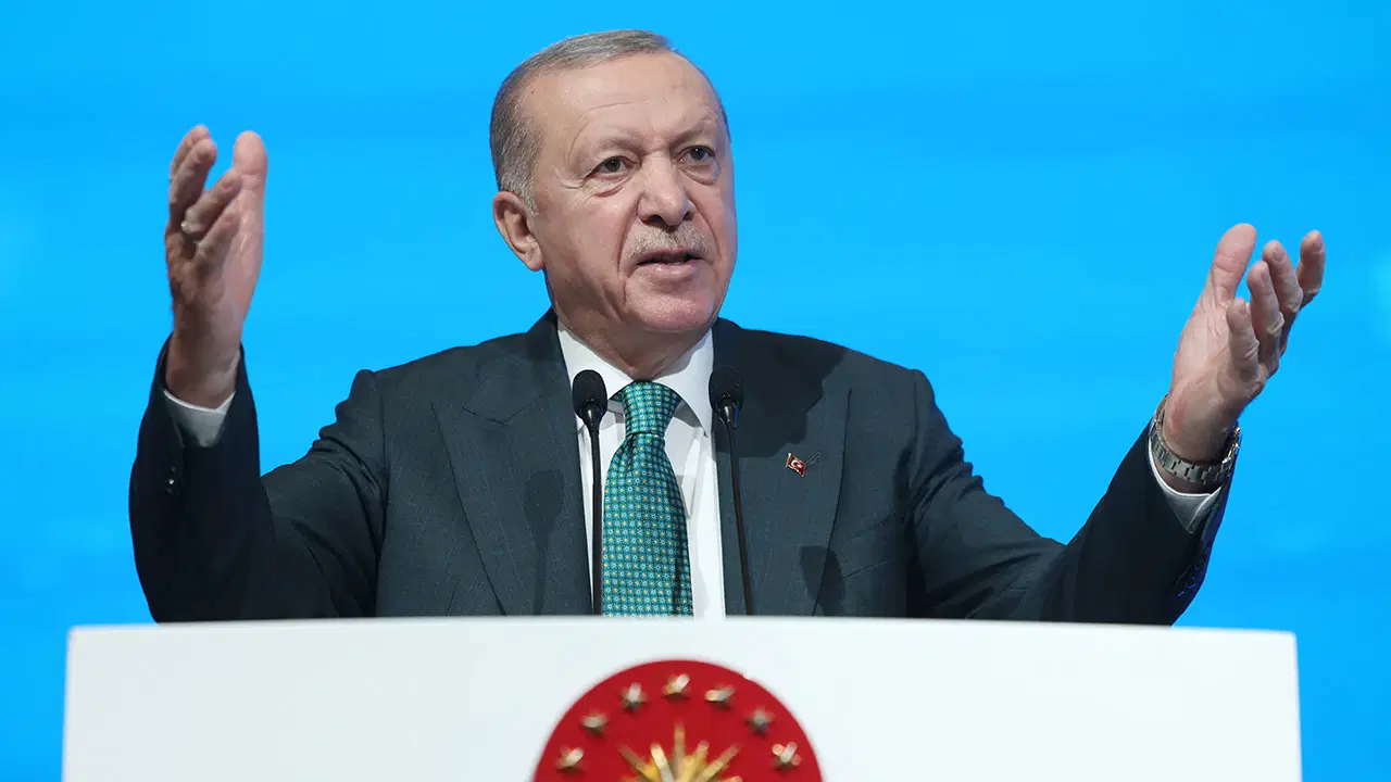 erdogan ozgur ozeli hedef aldi biz az soyledik o cok anlasin 7wQsR9k6.jpg
