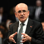 mehmet-simsek-esnafin-bekledigi-faiz-oranini-acikladi-gozunun-yasina-bakmayacak-sqkhJICv