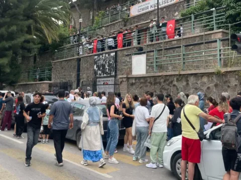LGS heyecanı okul kapılarına taştı: Velilerden eğitim sistemine tepki