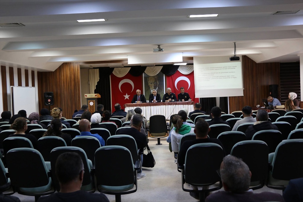 Merzifon’da Okul Güvenliği Üzerine Toplantı Yapıldı